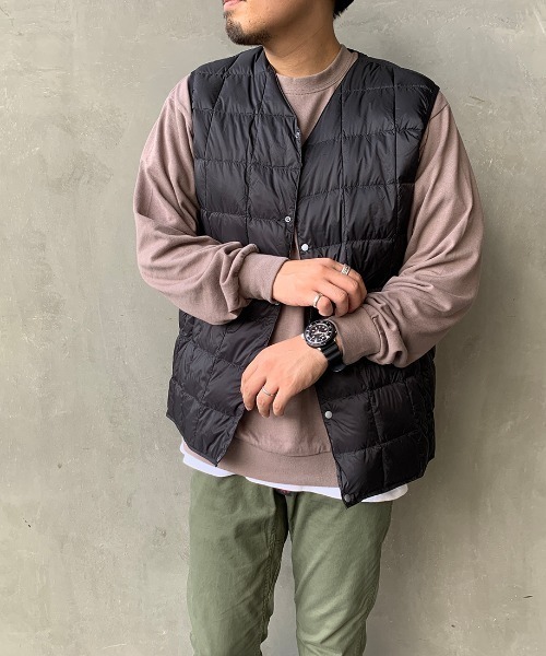 TAION（タイオン）の「[TAION/タイオン] Vネックボタンインナーダウンベスト（ダウンベスト・メンズ・ブラック/ベージュ/ネイビー/カーキブラウン/オフホワイト/オリーブ・M/L/XL）」の3枚目の写真