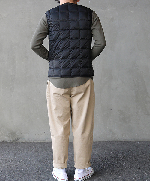 TAION（タイオン）の「[TAION/タイオン] Vネックボタンインナーダウンベスト（ダウンベスト・メンズ・ブラック/ベージュ/ネイビー/カーキブラウン/オフホワイト/オリーブ・M/L/XL）」の9枚目の写真