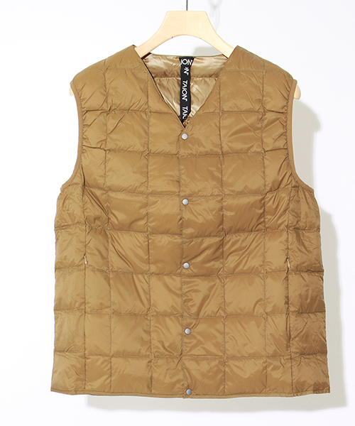 TAION（タイオン）の「[TAION/タイオン] Vネックボタンインナーダウンベスト（ダウンベスト・メンズ・ブラック/ベージュ/ネイビー/カーキブラウン/オフホワイト/オリーブ・M/L/XL）」の11枚目の写真