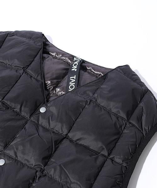 TAION（タイオン）の「[TAION/タイオン] Vネックボタンインナーダウンベスト（ダウンベスト・メンズ・ブラック/ベージュ/ネイビー/カーキブラウン/オフホワイト/オリーブ・M/L/XL）」の14枚目の写真