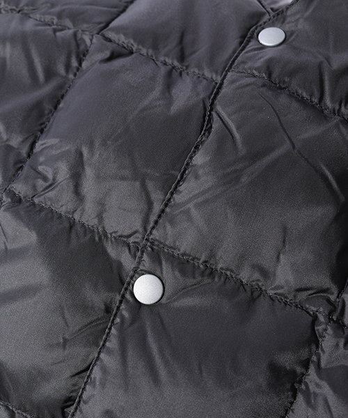 TAION（タイオン）の「[TAION/タイオン] Vネックボタンインナーダウンベスト（ダウンベスト・メンズ・ブラック/ベージュ/ネイビー/カーキブラウン/オフホワイト/オリーブ・M/L/XL）」の18枚目の写真