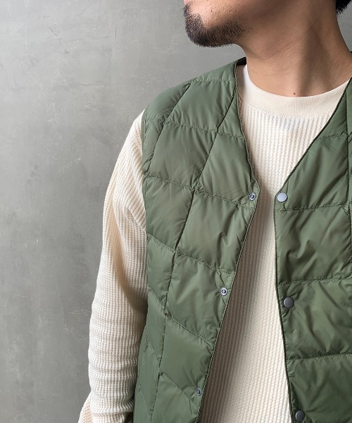 TAION（タイオン）の「[TAION/タイオン] Vネックボタンインナーダウンベスト（ダウンベスト・メンズ・ブラック/ベージュ/ネイビー/カーキブラウン/オフホワイト/オリーブ・M/L/XL）」の22枚目の写真