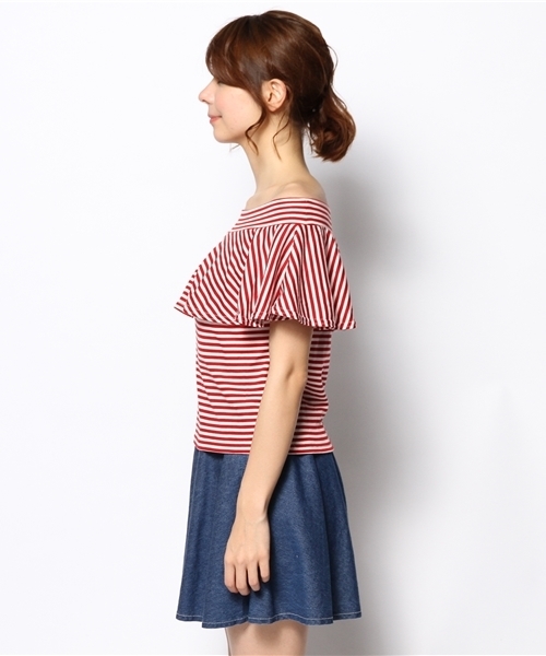 Chico（チコ）の「オフショルダーフリルT半袖（Tシャツ/カットソー・レディース・レッド/ネイビー・FREE）」の4枚目の写真