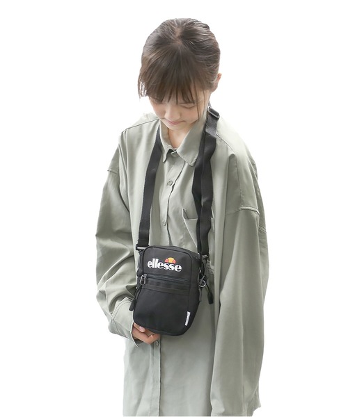 ellesse/エレッセ ブランド ロゴ ポケット付き ショルダーバッグ