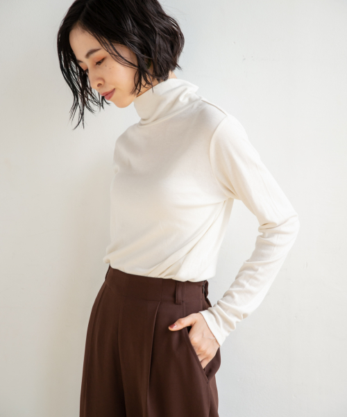 LOWRYS FARM（ローリーズファーム）の「ＢＡＳＩＣフライスタートル　856527（Tシャツ/カットソー・レディース・ブラウン/ブラック系その他/グリーン系その他/ブラック/オフホワイト・FREE）」の2枚目の写真