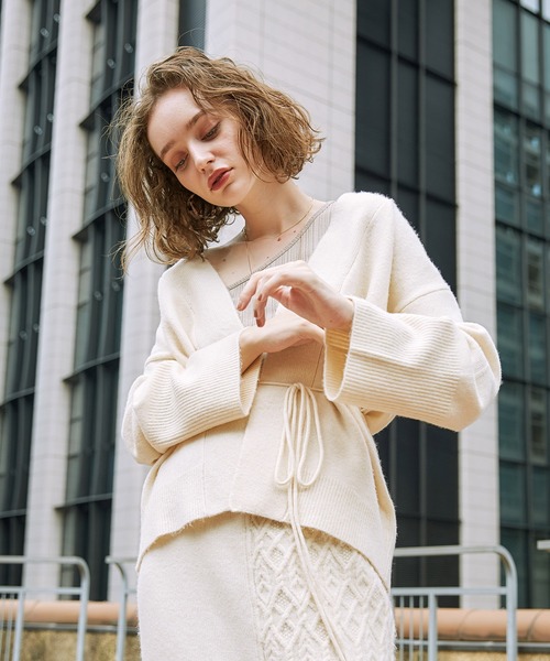 DouDou（ドゥドゥ）の「ストレッチ紐ベルト付カーディガン（カーディガン/ボレロ・レディース・ベージュ/オフホワイト・FREE）」の6枚目の写真