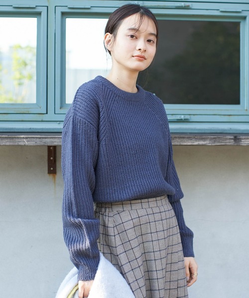 AMERICAN HOLIC（アメリカンホリック）の「片畦減らし目クルーネックニットプルオーバー　＊（ニット/セーター・レディース・ネイビー/ブルー/アイボリー/マスタード・M/L）」の3枚目の写真