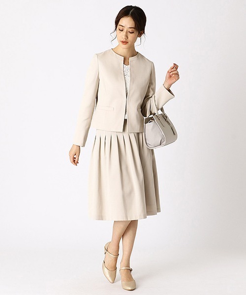 COMME CA ISM(コムサイズム)の「フェイクレザー ストラップ付 パンプス(パンプス・レディース・ベージュ/ブラック・24.5cm/23.5cm)」の4枚目の写真