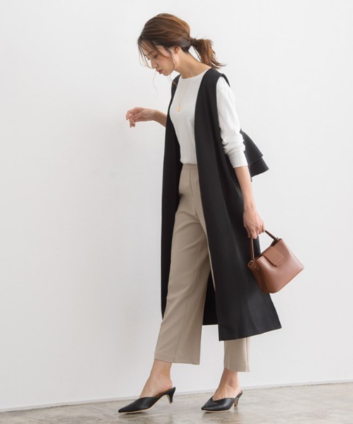 Pierrot（ピエロ）の「ボンディングバックフレアジレ（カーディガン/ボレロ・レディース・ブラック/ネイビー・M/L）」の7枚目の写真