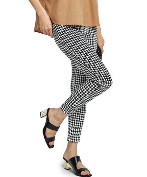 GeeRA（ジーラ）の「美脚スキニーストレッチレギンスパンツ（アンクル丈）（その他パンツ・レディース・ホワイト/カーキ/ブラック/チェック/レッド/ブルー系その他/その他1/ネイビー/パープル/グリーン・MEDIUM/LARGE/XX-LARGE/SMALL/X-LARGE/XXX-LARGE/XXXX-LARGE）」の9枚目の写真