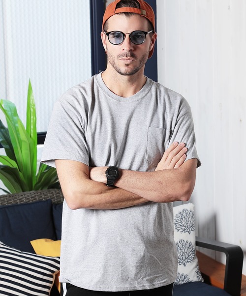 GILDAN(ギルダン)の「GILDAN ギルダン ビッグシルエット USAオーバーサイズ 半袖 ポケット 無地 Tシャツ(Tシャツ/カットソー・メンズ・ホワイト/チャコールグレー/ブラック/ダークグリーン/ライトブルー/アッシュグレー/杢グレー/サンドベージュ/レッド/オレンジ/オレンジ系その他/ライム/ネイビー/マルーン/ロイヤルブルー・MEDIUM/LARGE/X-LARGE/XX-LARGE)」の6枚目の写真