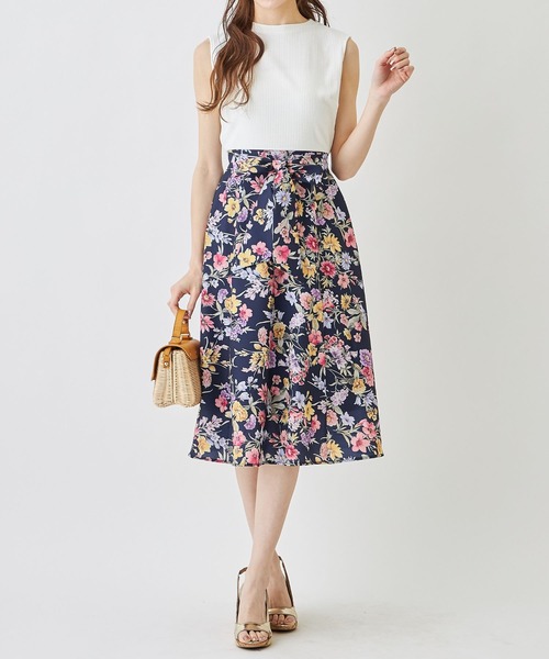 Toccoウエストりぼん付きリブカットソー フラワープリントドッキングワンピース ワンピース Tocco Closet トッコ クローゼット のファッション