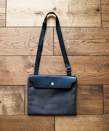 Cabas （キャバ）の「CaBas N°60 Microshoulder medium（ショルダーバッグ）」