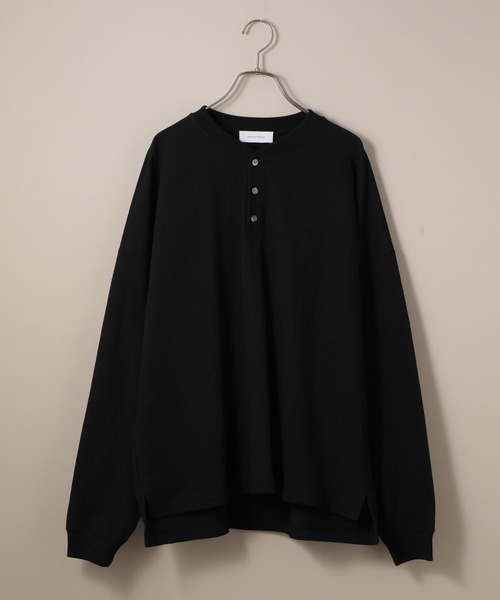 ADAM ET ROPE'(アダムエロペ)の「〈WEB・一部店舗限定〉ヘビーウェイト ドロップショルダー ヘンリーネック L/S Tee(Tシャツ/カットソー・メンズ・ホワイト/ブラック/ベージュ・M/L)」の2枚目の写真