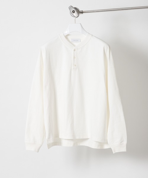 ADAM ET ROPE'(アダムエロペ)の「〈WEB・一部店舗限定〉ヘビーウェイト ドロップショルダー ヘンリーネック L/S Tee(Tシャツ/カットソー・メンズ・ホワイト/ブラック/ベージュ・M/L)」の9枚目の写真