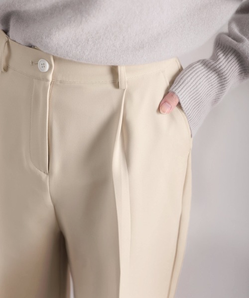 classicalelf(クラシカルエルフ)の「美脚魅せ、センタープレス。オールシーズン大活躍のタックワイドイージーパンツ(スラックス・レディース・ブラック/ベージュ系その他/ライトベージュ/ホワイト系その他/グレー系その他/グリーン系その他/チャコールグレー・SMALL/MEDIUM/LARGE/X-LARGE)」の8枚目の写真