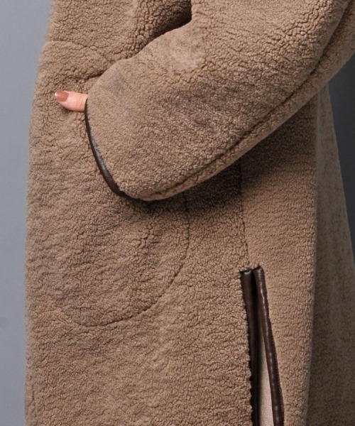 ARCANUM DESIGN(アルカナムデザイン)の「WEB限定 フェイクムートン/パイピングボアコクーンコート(ムートンコート・レディース・ブラック/ベージュ/モカ/ブラウン・S/M)」の22枚目の写真