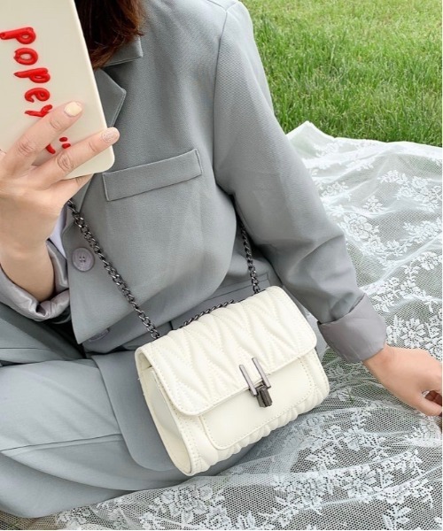 Burner（バーナー）の「【OKUOKU　0909】チェーンショルダー　キルティング　ミニバッグ（ショルダーバッグ・レディース・ブラック/グリーン/キナリ/その他6/その他5/その他4・FREE）」の6枚目の写真