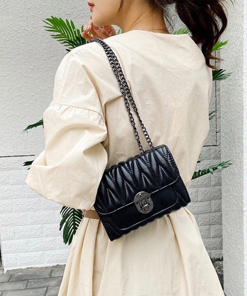 Burner（バーナー）の「【OKUOKU　0909】チェーンショルダー　キルティング　ミニバッグ（ショルダーバッグ・レディース・ブラック/グリーン/キナリ/その他6/その他5/その他4・FREE）」の3枚目の写真