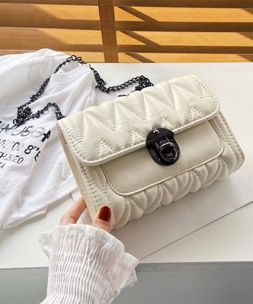 Burner（バーナー）の「【OKUOKU　0909】チェーンショルダー　キルティング　ミニバッグ（ショルダーバッグ・レディース・ブラック/グリーン/キナリ/その他6/その他5/その他4・FREE）」の14枚目の写真