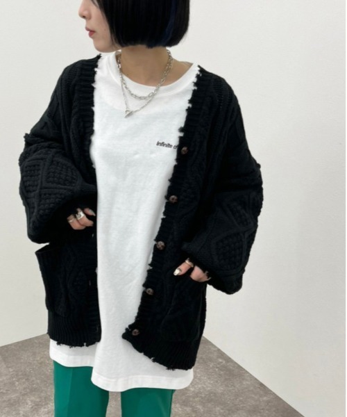 apres jour mignon(アプレジュールミニョン)の「ダメージケーブルカーデ【ZOZOTOWN限定アイテム】(カーディガン/ボレロ・レディース・パープル/ブラック/グレイッシュベージュ/アイボリー/ダークブルー・X-LARGE/フリー)」の6枚目の写真