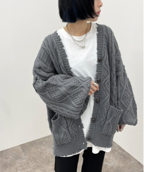 apres jour mignon(アプレジュールミニョン)の「ダメージケーブルカーデ【ZOZOTOWN限定アイテム】(カーディガン/ボレロ・レディース・パープル/ブラック/グレイッシュベージュ/アイボリー/ダークブルー・X-LARGE/フリー)」の14枚目の写真