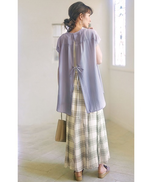 GeeRA(ジーラ)の「バックスリットリボンシャツ(シャツ/ブラウス・レディース・アイボリー/パープル/ブラック・X-LARGE/XX-LARGE/MEDIUM/LARGE)」の4枚目の写真