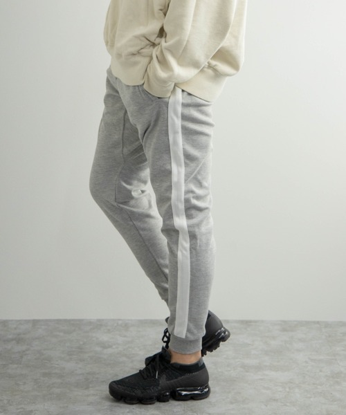 セール T C ポンチ サイドライン スキニー スウェットジョガーパンツ スウェットパンツ Skkone スコーネ のファッション通販 Zozotown