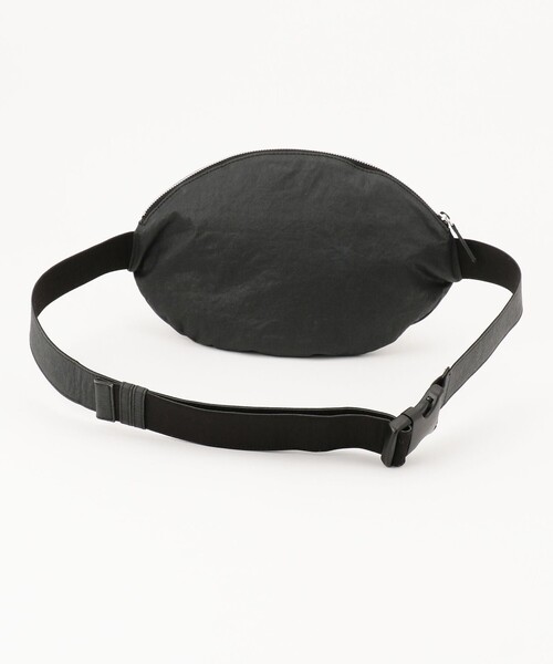 JOSEPH(ジョセフ)の「【JOSEPH STUDIO】PAPER LEATHER BODY BAG(ボディバッグ/ウエストポーチ・メンズ・ブラック系・F)」の3枚目の写真
