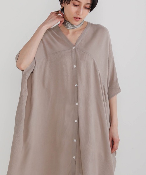 Bou Jeloud(ブージュルード)の「レーヨンクレープチュニック(シャツ/ブラウス・レディース・オフホワイト/ベージュ/ネイビー/ライトカーキ・FREE)」の12枚目の写真