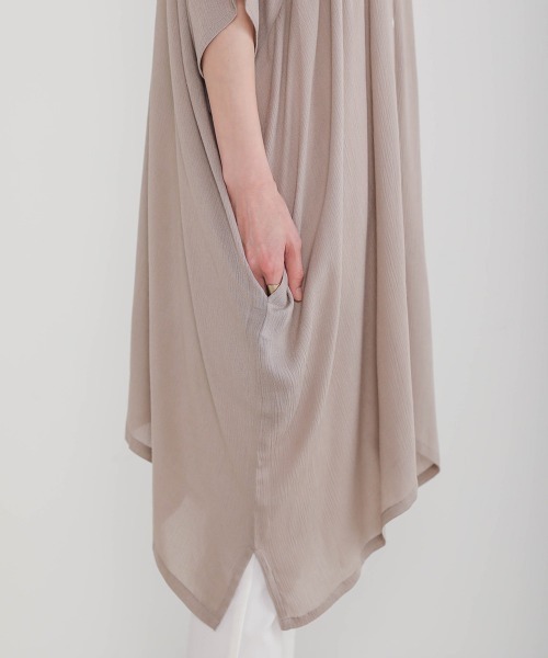 Bou Jeloud(ブージュルード)の「レーヨンクレープチュニック(シャツ/ブラウス・レディース・オフホワイト/ベージュ/ネイビー/ライトカーキ・FREE)」の13枚目の写真