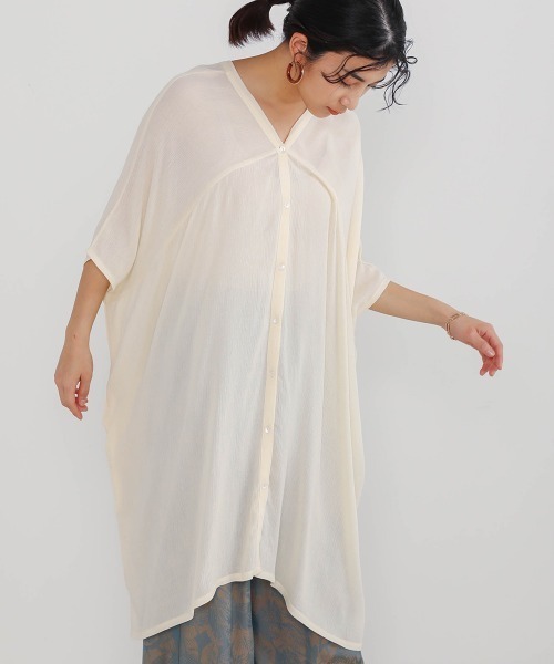 Bou Jeloud(ブージュルード)の「レーヨンクレープチュニック(シャツ/ブラウス・レディース・オフホワイト/ベージュ/ネイビー/ライトカーキ・FREE)」の14枚目の写真