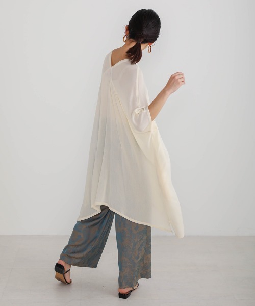 Bou Jeloud(ブージュルード)の「レーヨンクレープチュニック(シャツ/ブラウス・レディース・オフホワイト/ベージュ/ネイビー/ライトカーキ・FREE)」の19枚目の写真