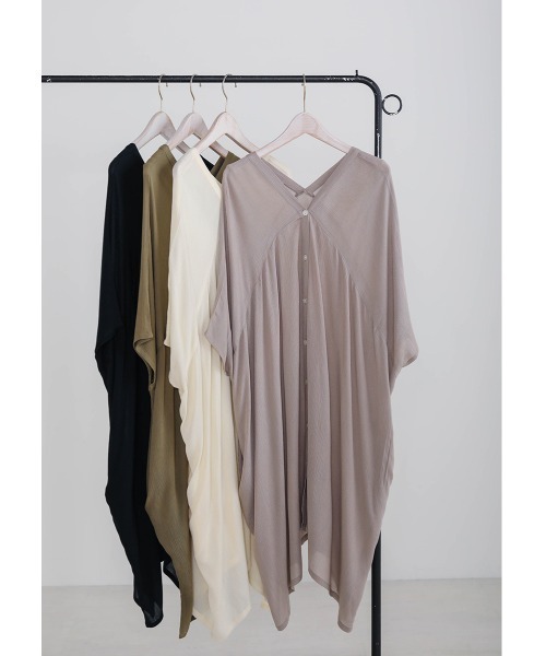 Bou Jeloud(ブージュルード)の「レーヨンクレープチュニック(シャツ/ブラウス・レディース・オフホワイト/ベージュ/ネイビー/ライトカーキ・FREE)」の18枚目の写真