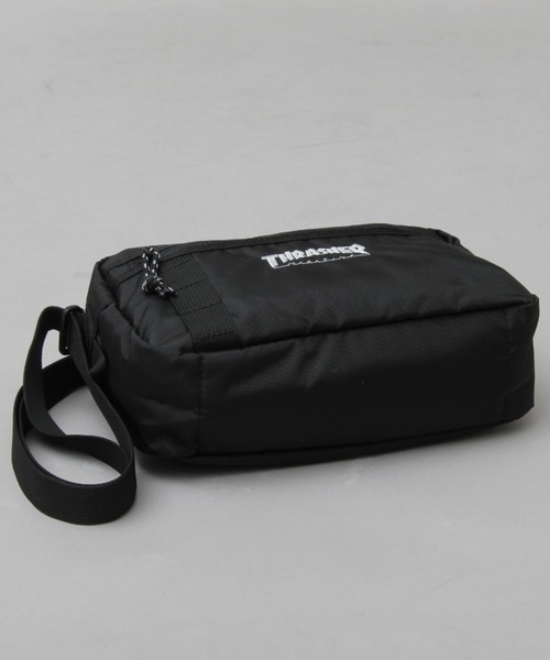 THRASHER（スラッシャー）の「撥水 ロゴ刺繍 横型 ナイロン ミニショルダーバッグ（ショルダーバッグ・メンズ・ブラック・FREE）」の4枚目の写真