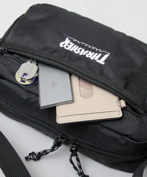 THRASHER（スラッシャー）の「撥水 ロゴ刺繍 横型 ナイロン ミニショルダーバッグ（ショルダーバッグ・メンズ・ブラック・FREE）」の11枚目の写真