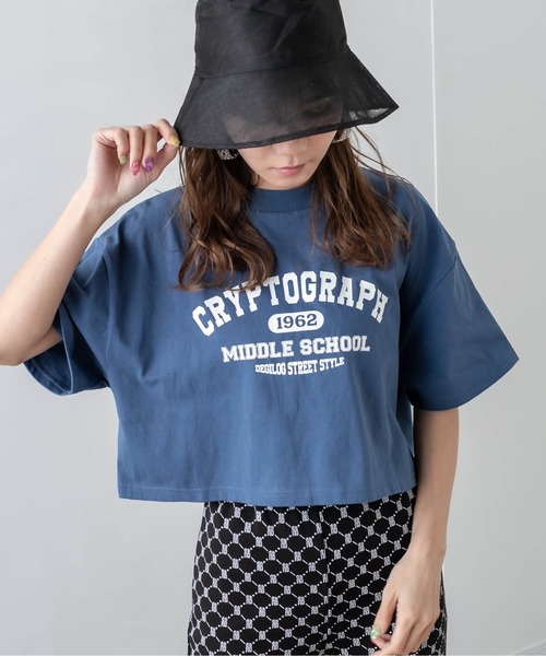 RASVOA（ラスボア）の「カレッジロゴクロップドＴシャツ（Tシャツ/カットソー・レディース・チャコールグレー/ブラック/オフホワイト/ブルー・FREE）」の4枚目の写真