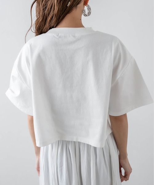 RASVOA（ラスボア）の「カレッジロゴクロップドＴシャツ（Tシャツ/カットソー・レディース・チャコールグレー/ブラック/オフホワイト/ブルー・FREE）」の10枚目の写真