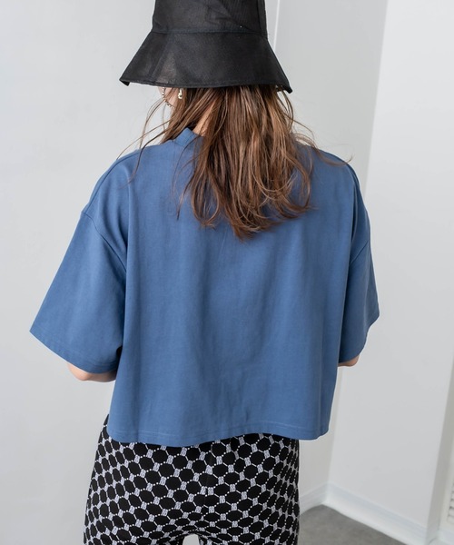 RASVOA（ラスボア）の「カレッジロゴクロップドＴシャツ（Tシャツ/カットソー・レディース・チャコールグレー/ブラック/オフホワイト/ブルー・FREE）」の16枚目の写真