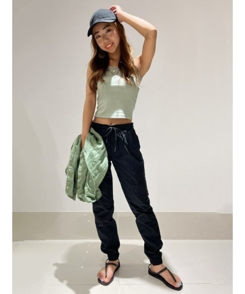 GAP（ギャップ）の「コットン Vネック クロップド キャミソール（キャミソール・レディース・ピンク/イエロー/ライトグリーン・S/M/L/XS/XXS/XL）」の15枚目の写真