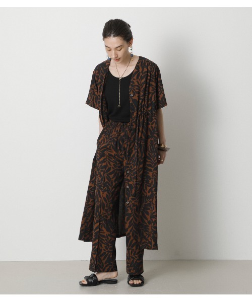 crie conforto(クリーコンフォルト)の「ロンシャンリーフプリントパンツ(スラックス・レディース・ブラック/グリーン・SMALL/MEDIUM/LARGE)」の13枚目の写真