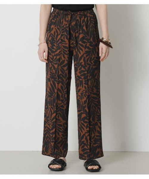 crie conforto(クリーコンフォルト)の「ロンシャンリーフプリントパンツ(スラックス・レディース・ブラック/グリーン・SMALL/MEDIUM/LARGE)」の7枚目の写真