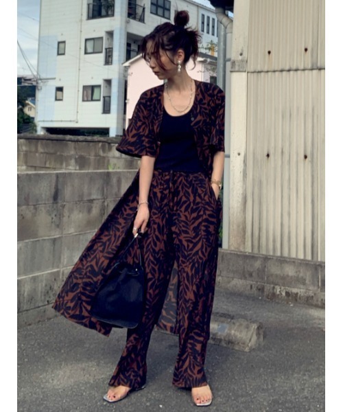 crie conforto(クリーコンフォルト)の「ロンシャンリーフプリントパンツ(スラックス・レディース・ブラック/グリーン・SMALL/MEDIUM/LARGE)」の19枚目の写真