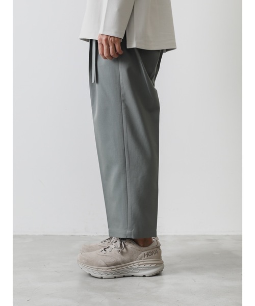 ATTACHMENT（アタッチメント）の「WOOL GABARDINE TWO PLEATS TAPERED FIT TROUSERS（スラックス・メンズ・ブラック/グレー系その他・1/2/3）」の22枚目の写真