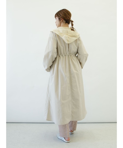 SLURR（スラ―）の「【再入荷・新色追加】シアーロング丈フードレイヤードアウター（ノーカラーコート・レディース・ベージュ/アイボリー/ライトカーキ・FREE）」の15枚目の写真