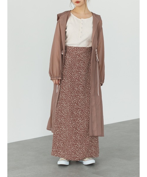 SLURR（スラ―）の「【再入荷・新色追加】シアーロング丈フードレイヤードアウター（ノーカラーコート・レディース・ベージュ/アイボリー/ライトカーキ・FREE）」の21枚目の写真