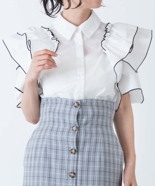 WEGO(ウィゴー)の「WEGO/ラッフルオープンショルダーブラウス(シャツ/ブラウス・レディース・ホワイト・FREE)」の1枚目の写真