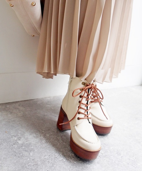 あしながおじさん（アシナガオジサン）の「厚底レースアップブーツ　-1310173（ブーツ・レディース・ブラック/ブラウン/アイボリー・22.5cm/23.5cm/24.5cm/23.0cm/24.0cm）」の4枚目の写真