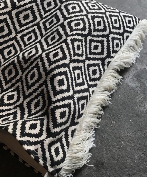 KOR（ケーオーアール）の「幾何学フリンジトートバック（トートバッグ・レディース・ホワイト×ブラック・FREE）」の11枚目の写真