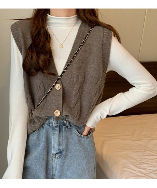 MAISON DE THERESE（メゾン ド テレーズ）の「Vネックニットベスト（ベスト・レディース・ホワイト/ブラック/ベージュ/ブルー/モカ/ライトイエロー/レンガ・FREE）」の22枚目の写真